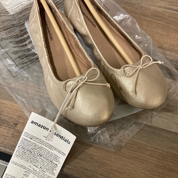 NWT Gold Sparkle Ballet Flats size 5 Amazon Essentials - Picture 6 of 7